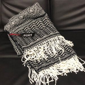 DSW- Black & White Blanket - NWT